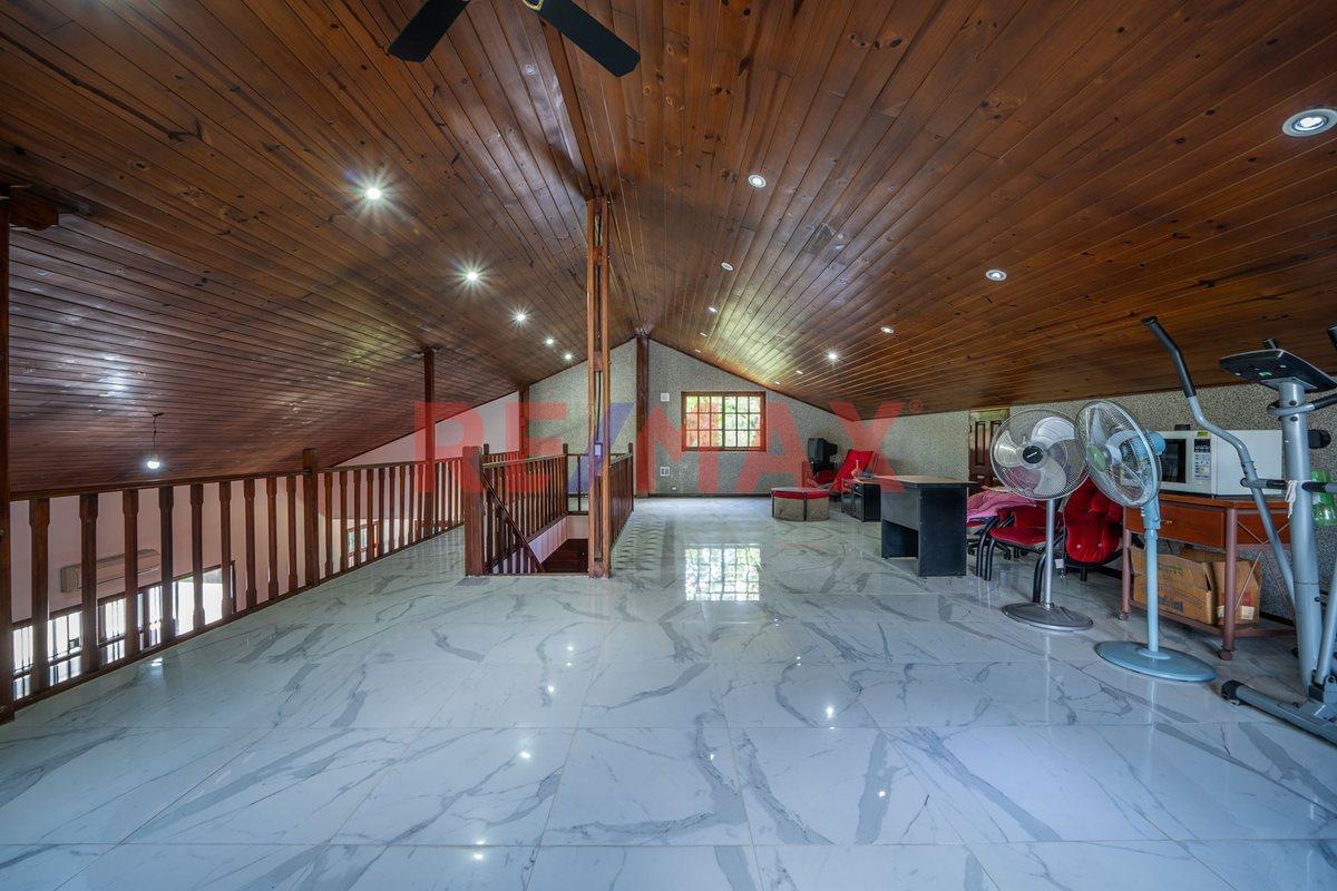 Foto de VENTA CASA 2 LOTES C/ PILETA - PARQUE LELOIR, imagen 3
