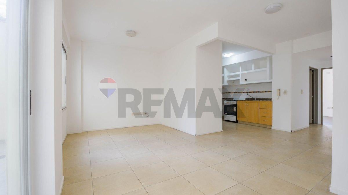 Foto de VENTA DEPTO 2 AMB PATIO Y COCHERA FIJA VILLA LURO, imagen 3