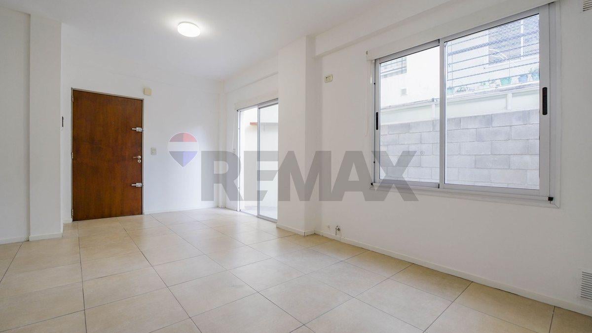 Foto de VENTA DEPTO 2 AMB PATIO Y COCHERA FIJA VILLA LURO, imagen 1