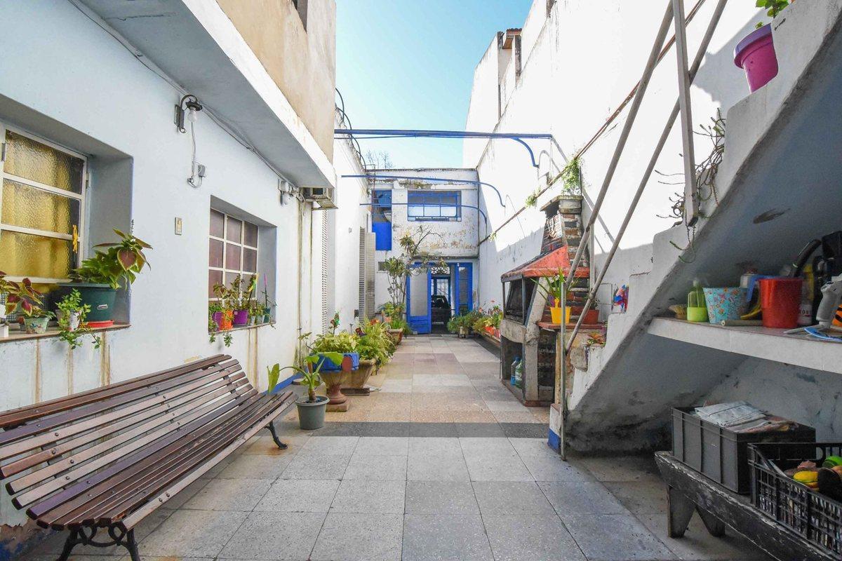 Foto de VENTA DE CASA MULTIFAMILIAR EN PARQUE CHACABUCO, imagen 1