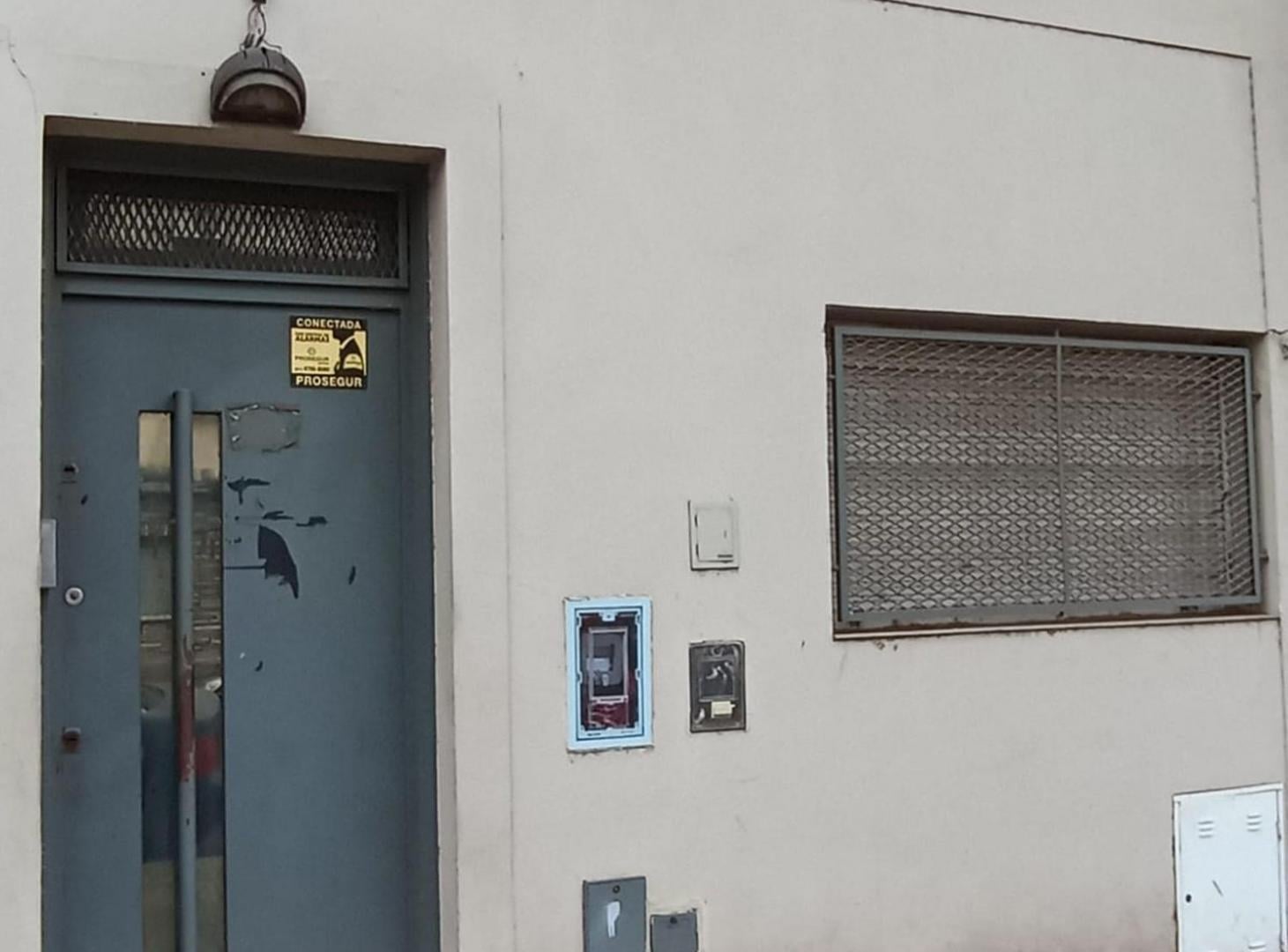 Foto de ALQUILER DEPOSITO/ OFICINA EN CHACARITA, imagen 1