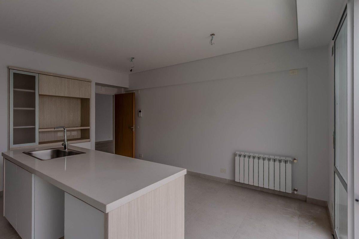Foto de VENTA PISO 4 AMB ESTR CATEG LUM COCH -CABALLITO, imagen 4