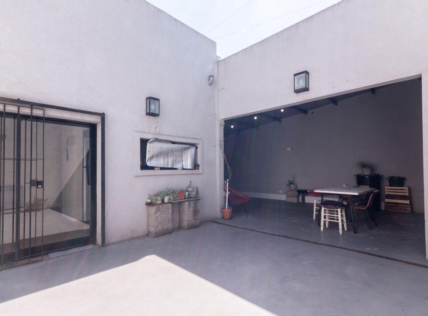Foto de VENTA CASA 3 AMB COCHERA PATIO QUINCHO LANUS, imagen 3