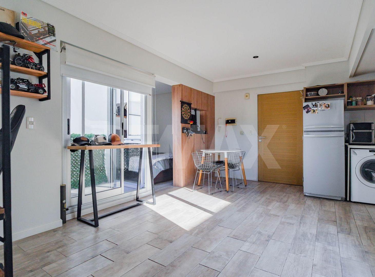 Foto de Venta monoambiente divisible con dos balcones, imagen 1