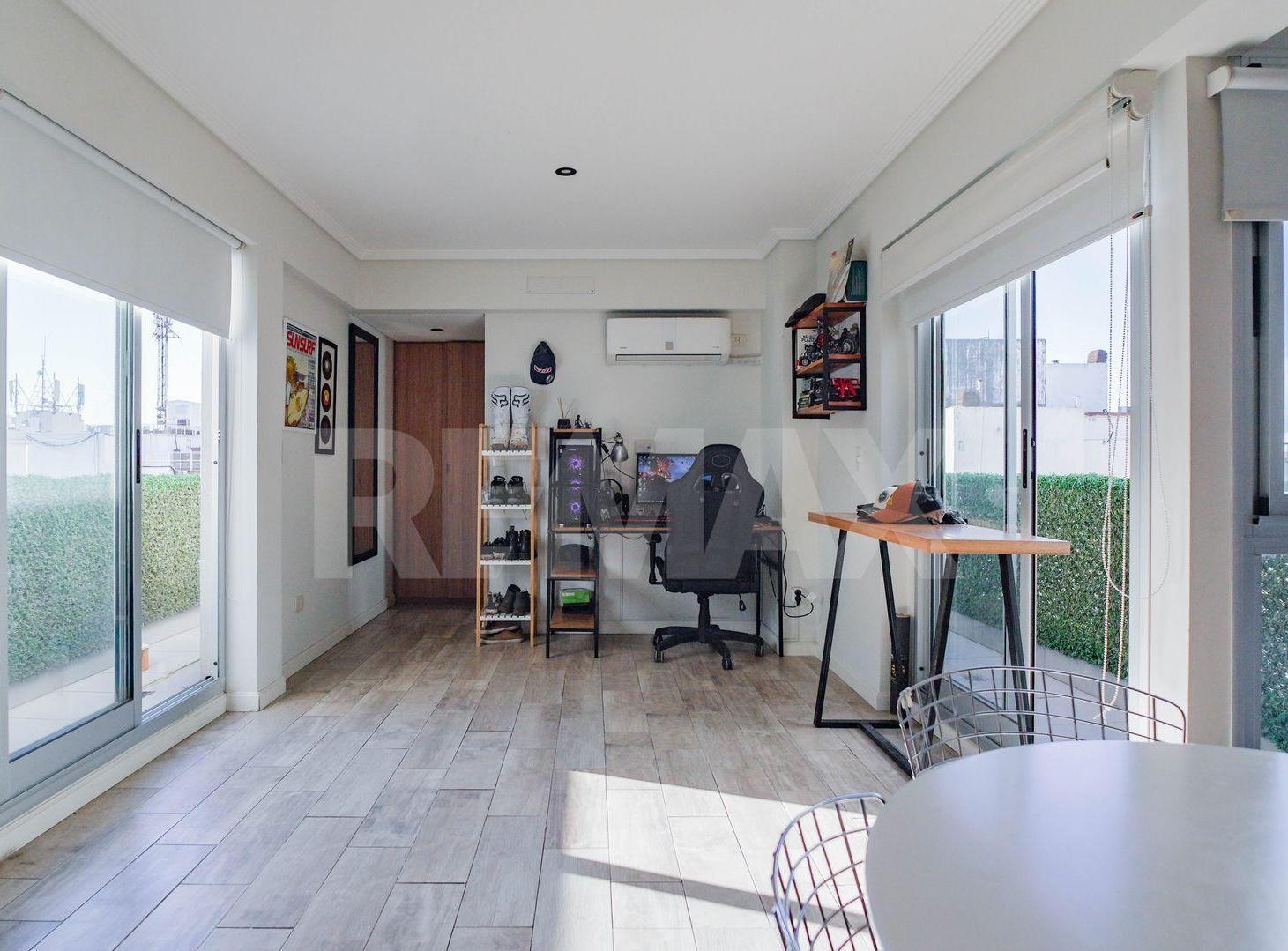Foto de Venta monoambiente divisible con dos balcones, imagen 2