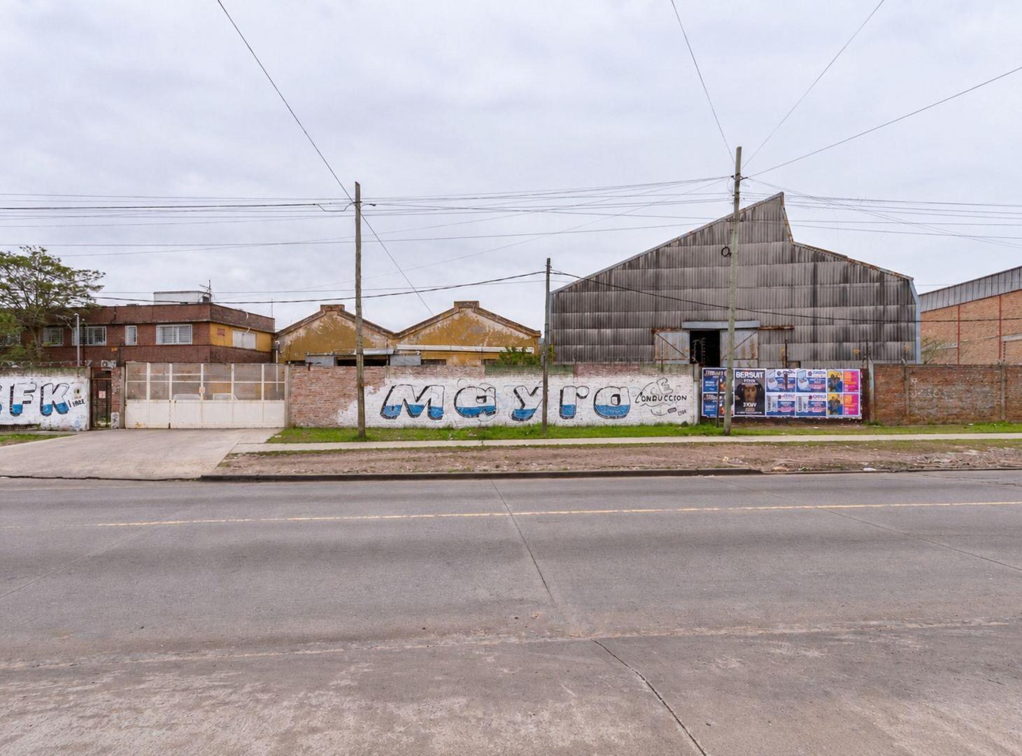 Foto de ALQUILER PREDIO INDUSTRIAL 10000M² 2 NAVES QUILMES, imagen 2
