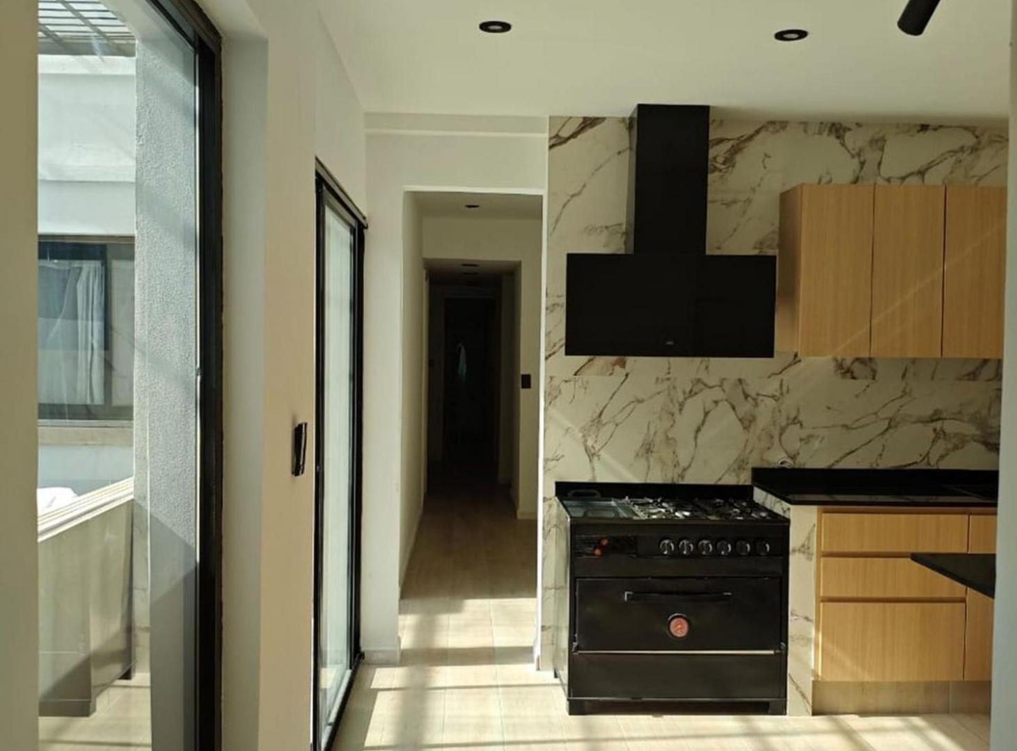 Foto de Venta Semipiso 5AMB c/Patio refaccionado | 251m2, imagen 1