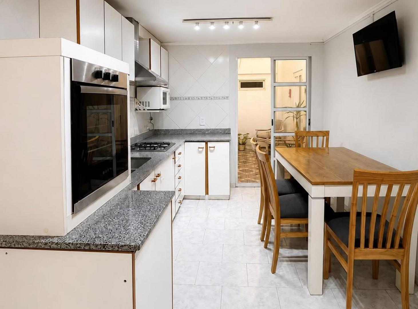 Foto de VENTA PH 4 AMB S/ EXPENSAS P. CHACABUCO C/ TERRAZA, imagen 2