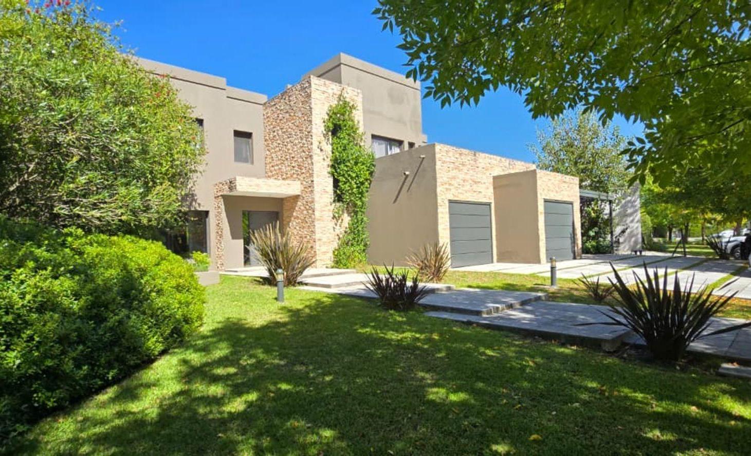 Foto de VENTA CASA PILETA JARDIN COCH, SAN ISIDRO LABRADOR, imagen 1