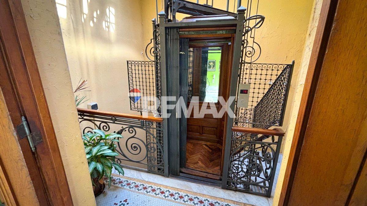Foto de EN VENTA PH ÚNICO EN BALVANERA C/ASCENSOR y AZOTEA, imagen 3