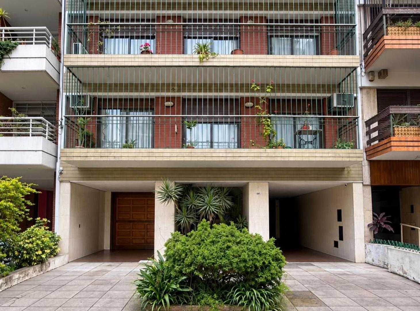 Foto de VENTA PISO 6 AMB CON DEP, COCHERA 2 AUTOS FLORES, imagen 1