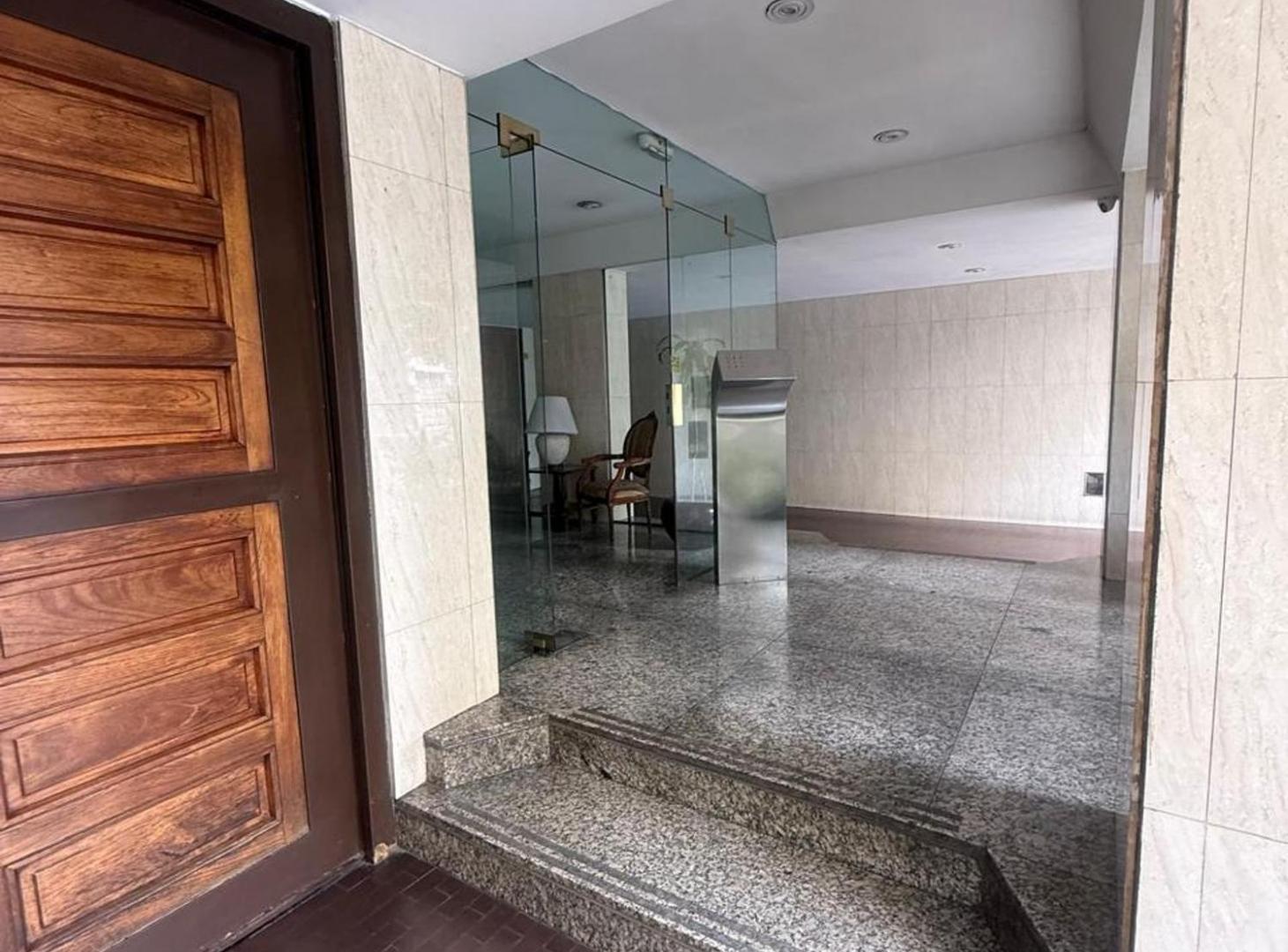 Foto de VENTA PISO 6 AMB CON DEP, COCHERA 2 AUTOS FLORES, imagen 3