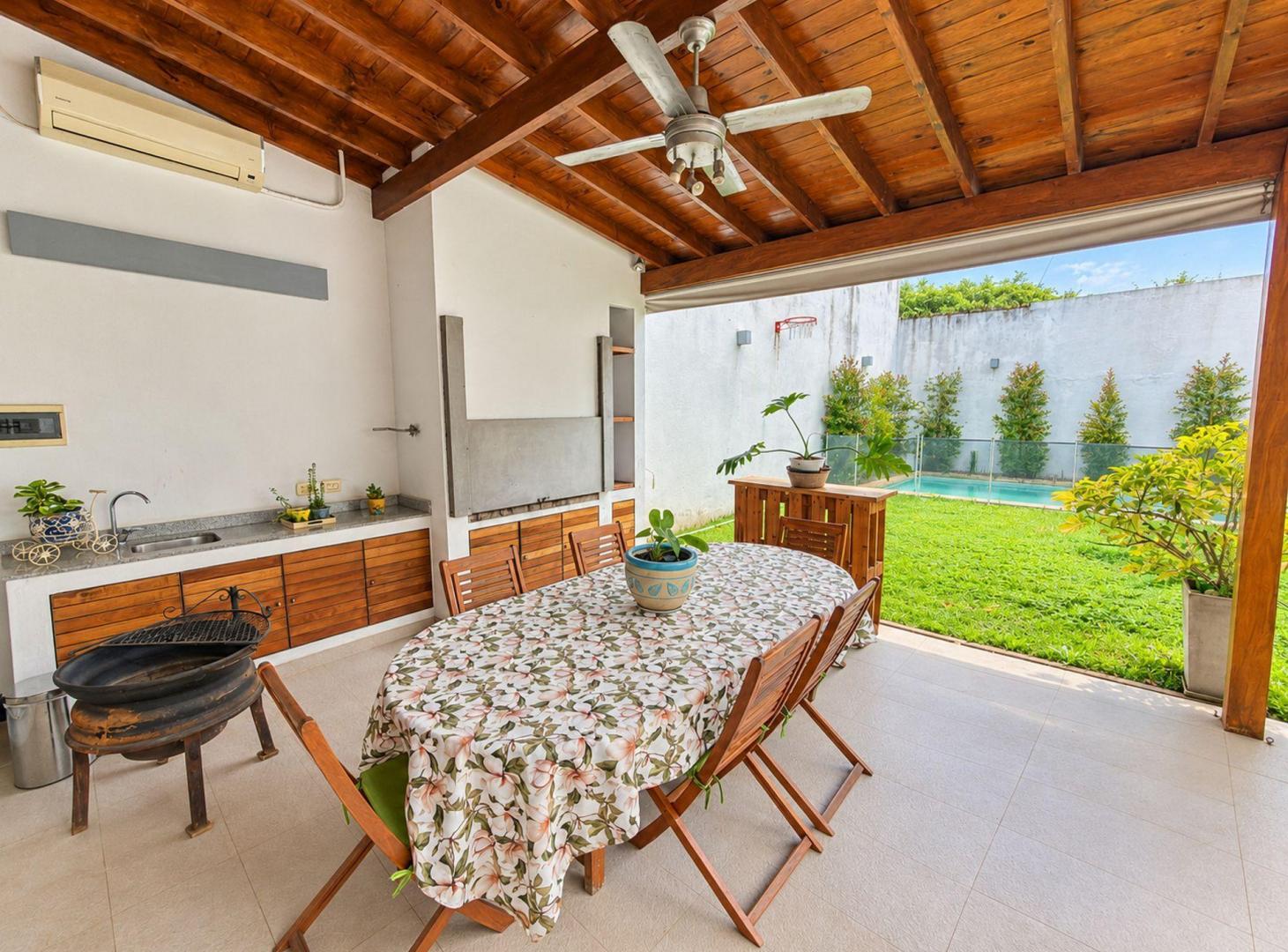 Foto de Venta casa en Devoto jardín y pileta - reciclada, imagen 3