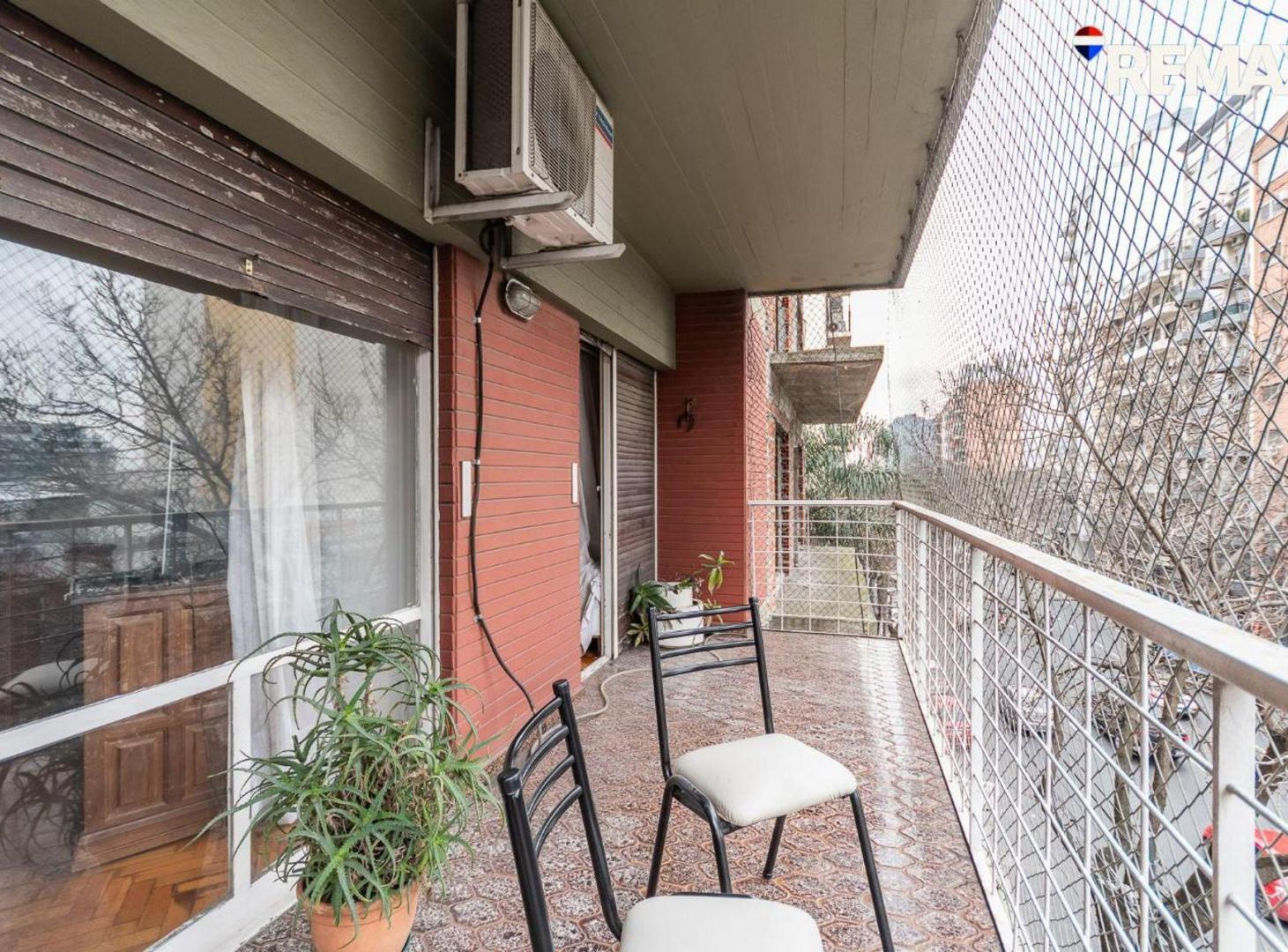 VENTA 3 AMBIENTES CON BALCON Y ESPACIO GUARDACOCHE
