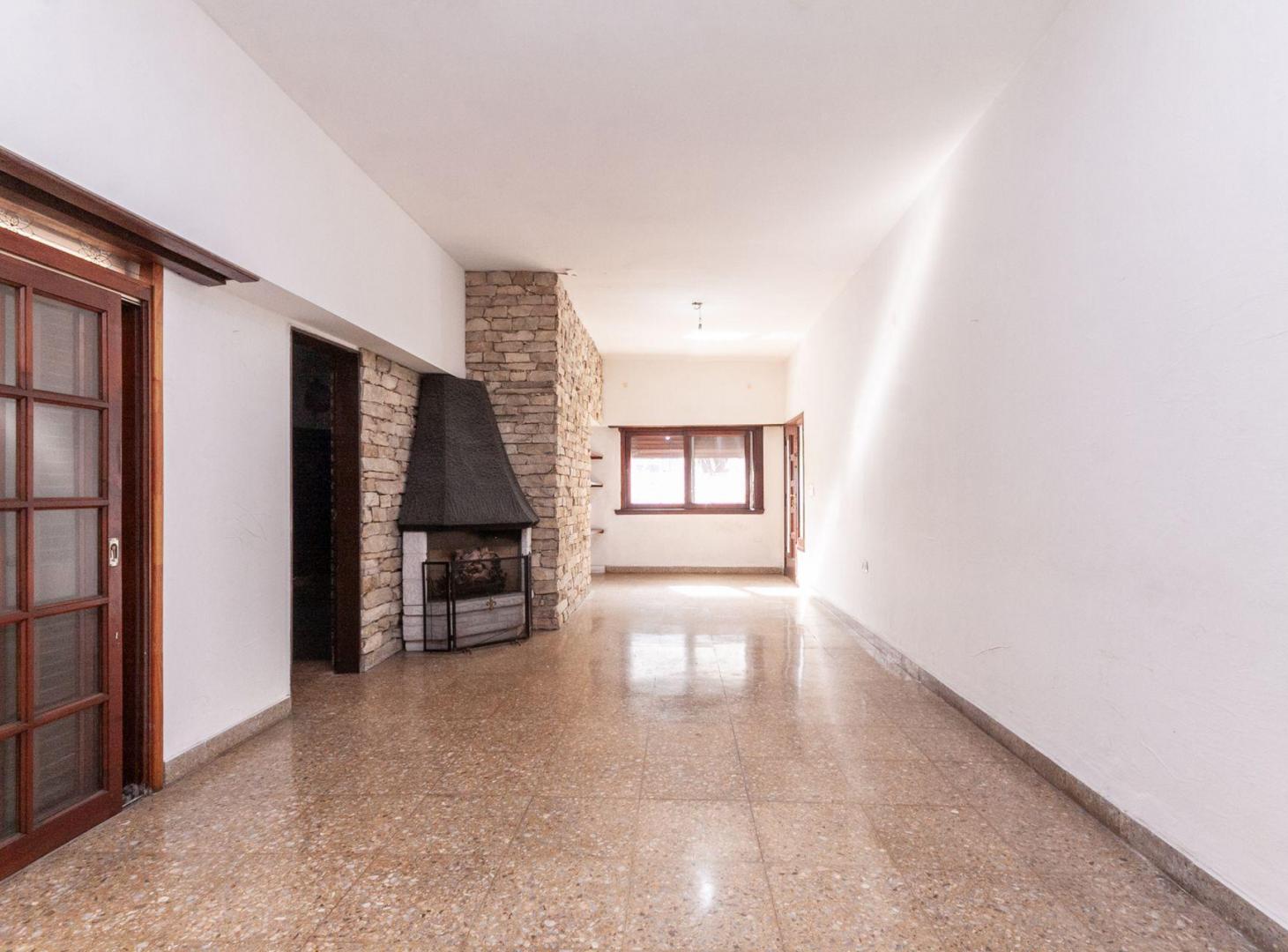 Foto de VENTA CASA 4 AMC COCHERA PATIO TERRAZA PARRILLA, imagen 2