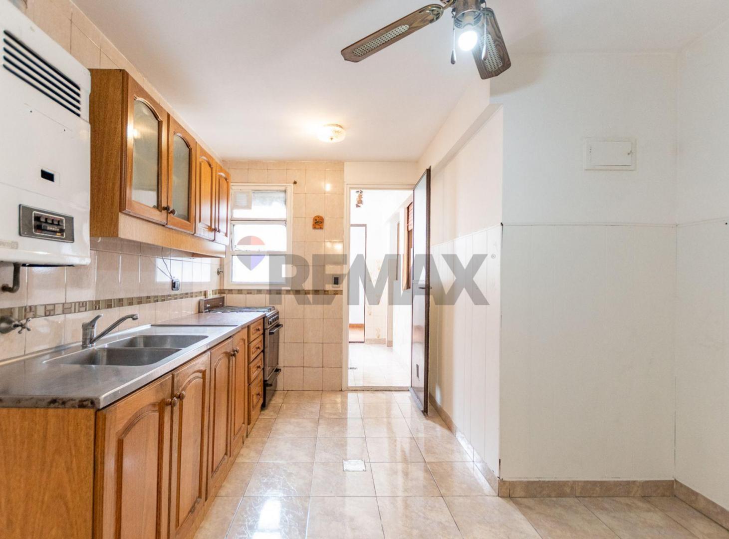 Foto de VENTA DTO 4 AMB + DEPENDENCIA COCHERA CABALLITO, imagen 3
