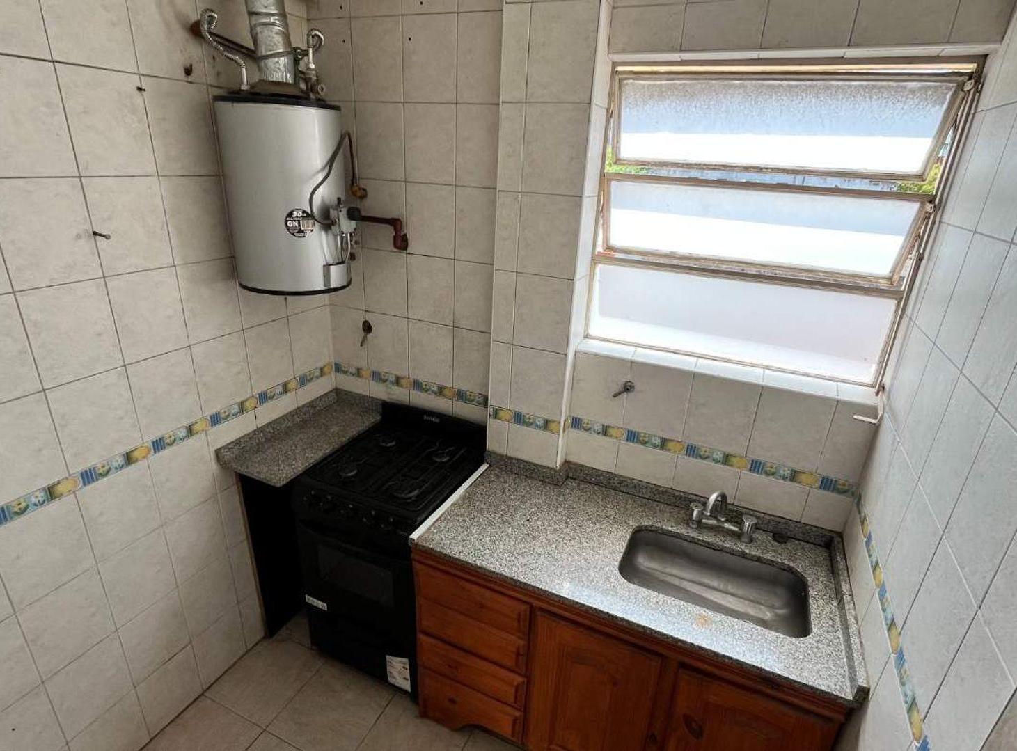 Foto de VENTA DPTO 3 AMBIENTES, LUMIN 2 PISO POR ESCALERA, imagen 3