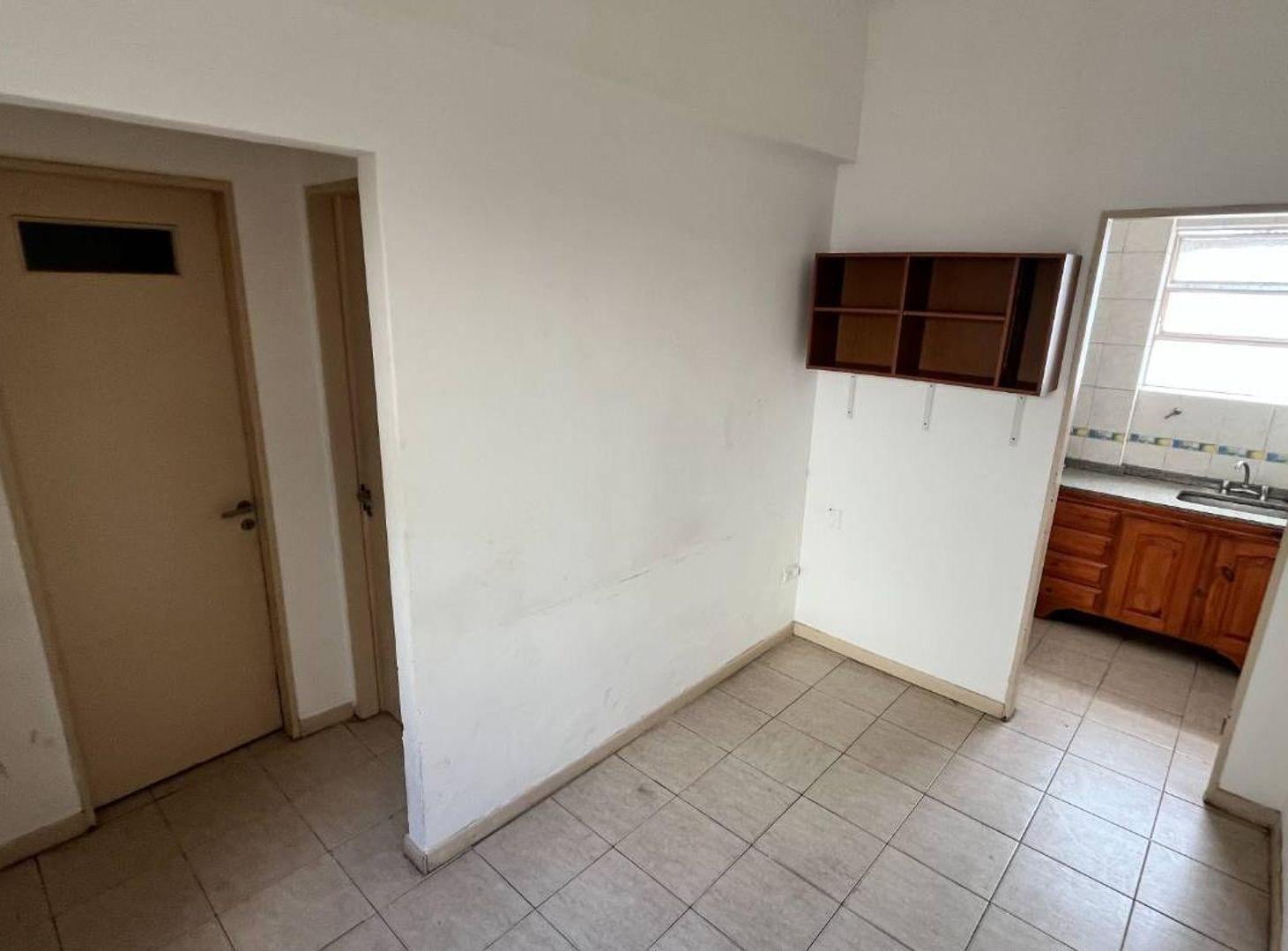 Foto de VENTA DPTO 3 AMBIENTES, LUMIN 2 PISO POR ESCALERA, imagen 4