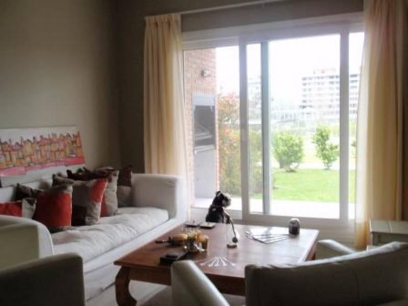 Foto de Alquiler Anual / Venta 3 Dormitorios con jardín al rio en Nordelta, imagen 2