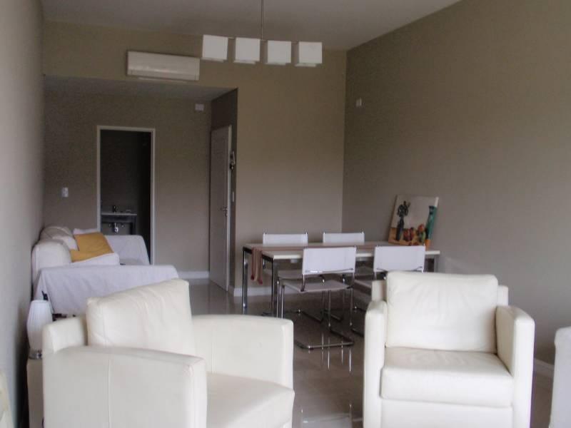 Alquiler Anual / Venta 3 Dormitorios con jardín al rio en Nordelta