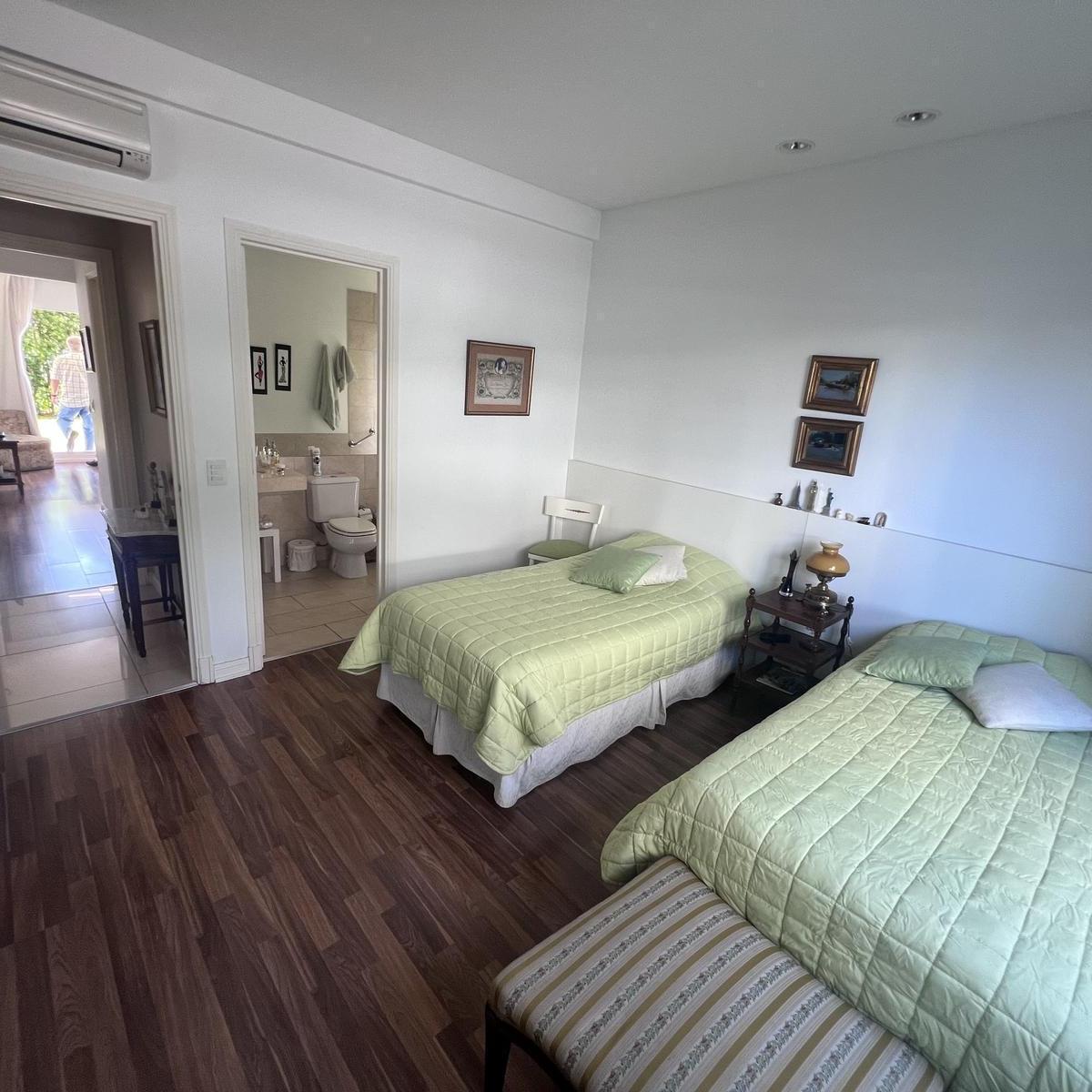 Foto de Departamento en PB con jardín y dos suites, imagen 2