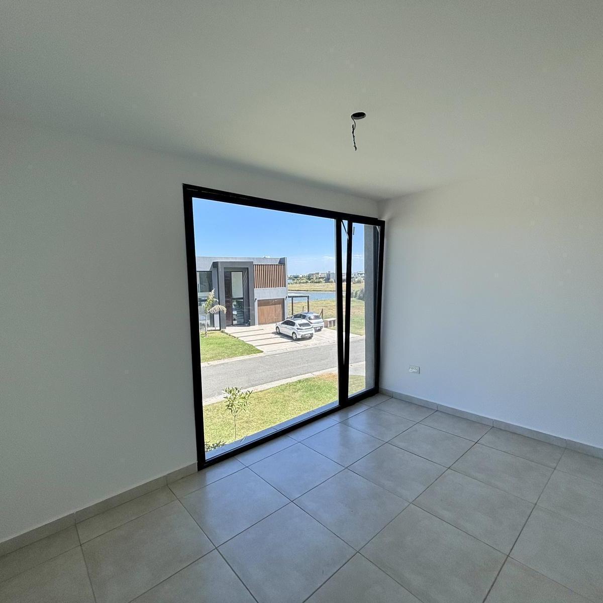 Venta Casa San Sebastián Área 7 - 6 Ambientes a La Laguna 1