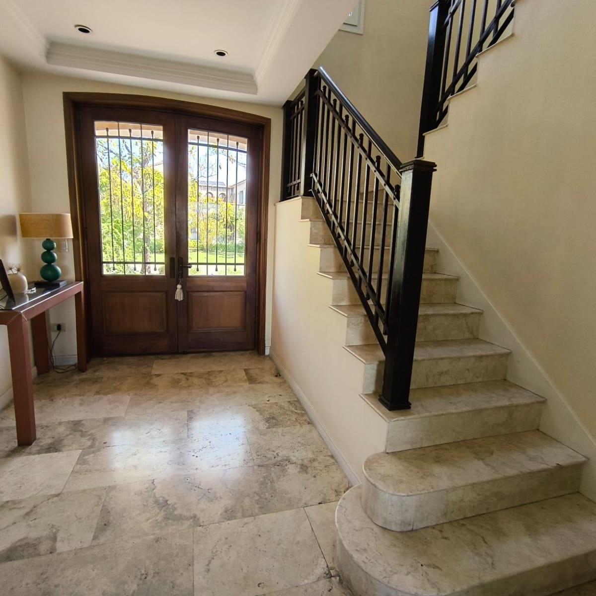 Foto de VENTA DE CASA 7 AMBIENTES A LA LAGUNA CASTORES NORDELTA, imagen 3
