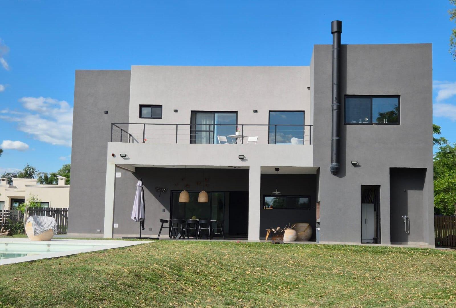 Casa en San Sebastian AREA 2 - 6 AMBIENTES
