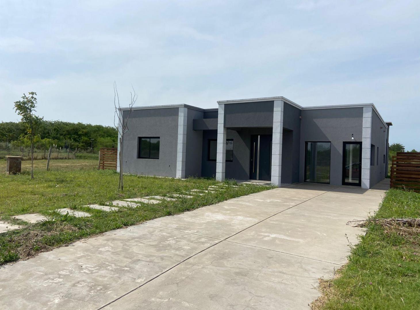 VENTA CASA SAN SEBASTIAN AREA 10 4 AMBIENTES