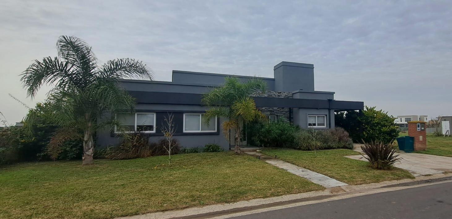 Alquiler Casa en San Sebastian Area 8 Cod 875