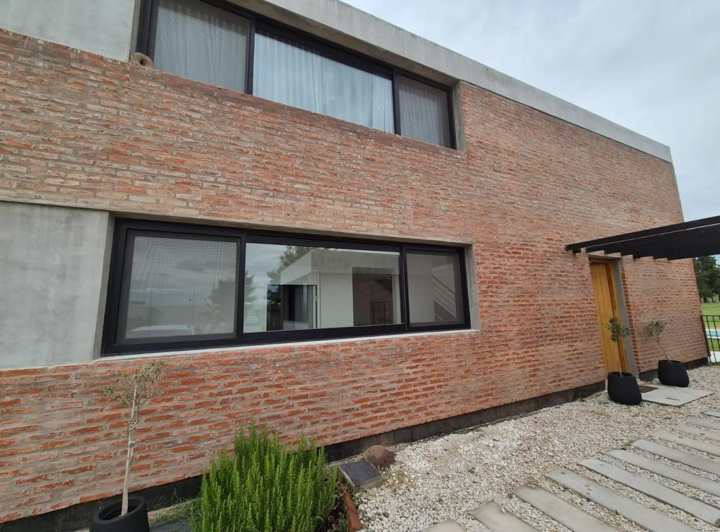 VENTA - ALQUILER Casa en San Sebastián Diseño - 4 ambientes 3