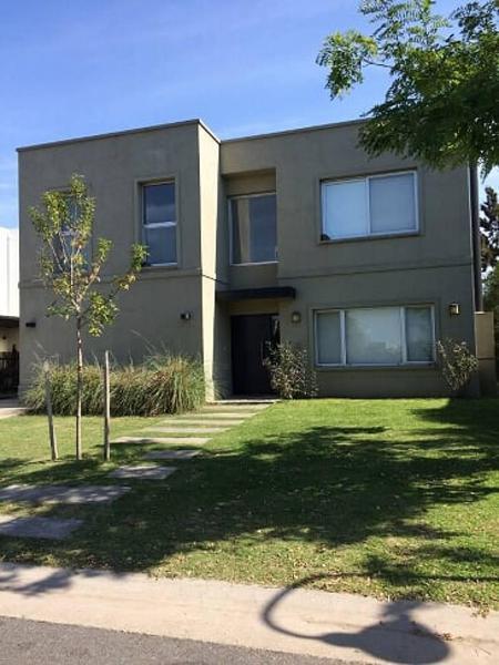 Foto de Venta Casa 3 Dormitorios Impecable en Los Sauces, imagen 2