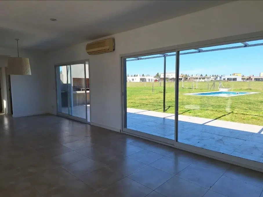 VENTA CASA SAN SEBASTIAN AREA 1 4 AMBIENTES 3