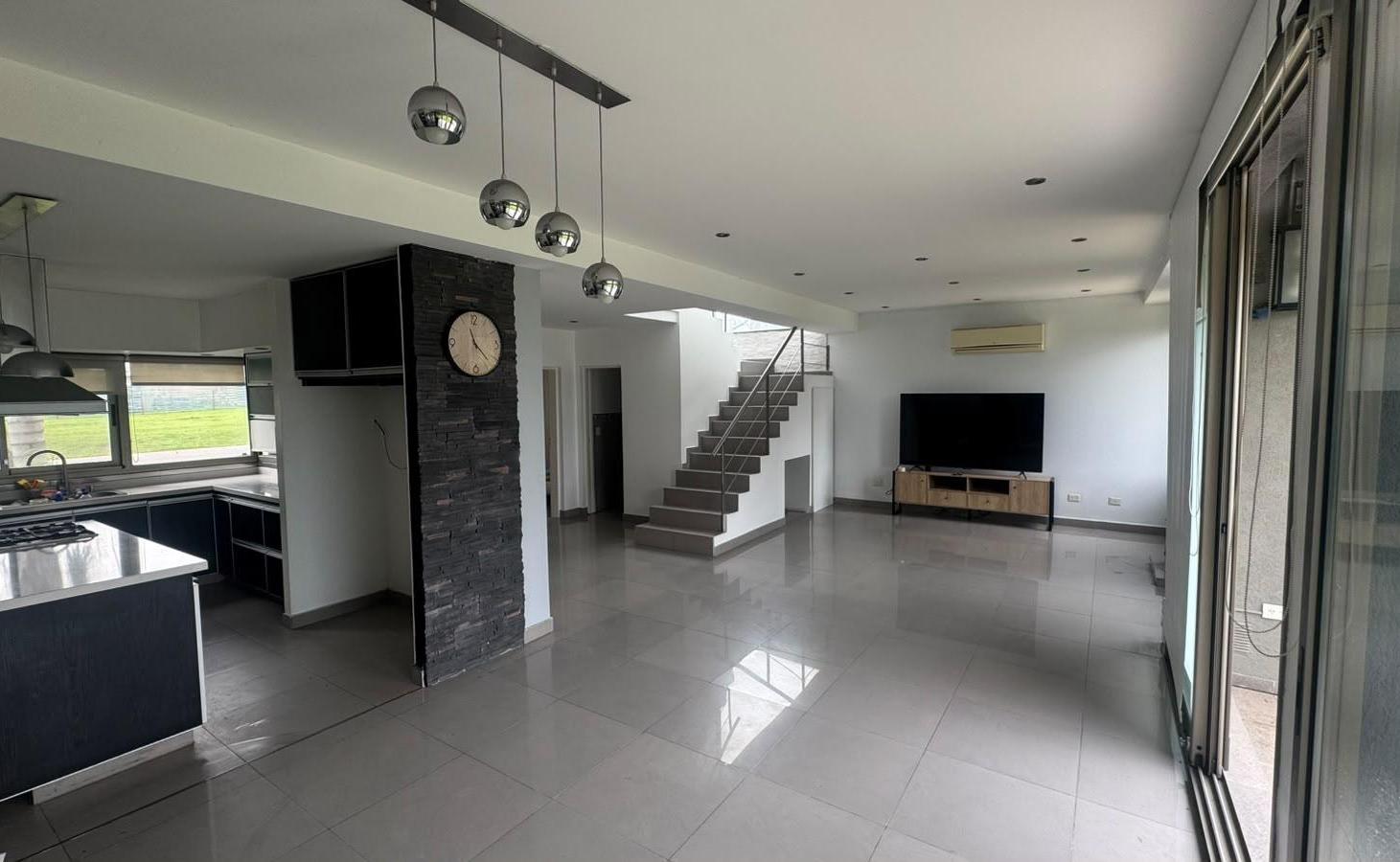Foto de Alquiler Casa en San Sebastian Area 1 5 ambientes, imagen 1