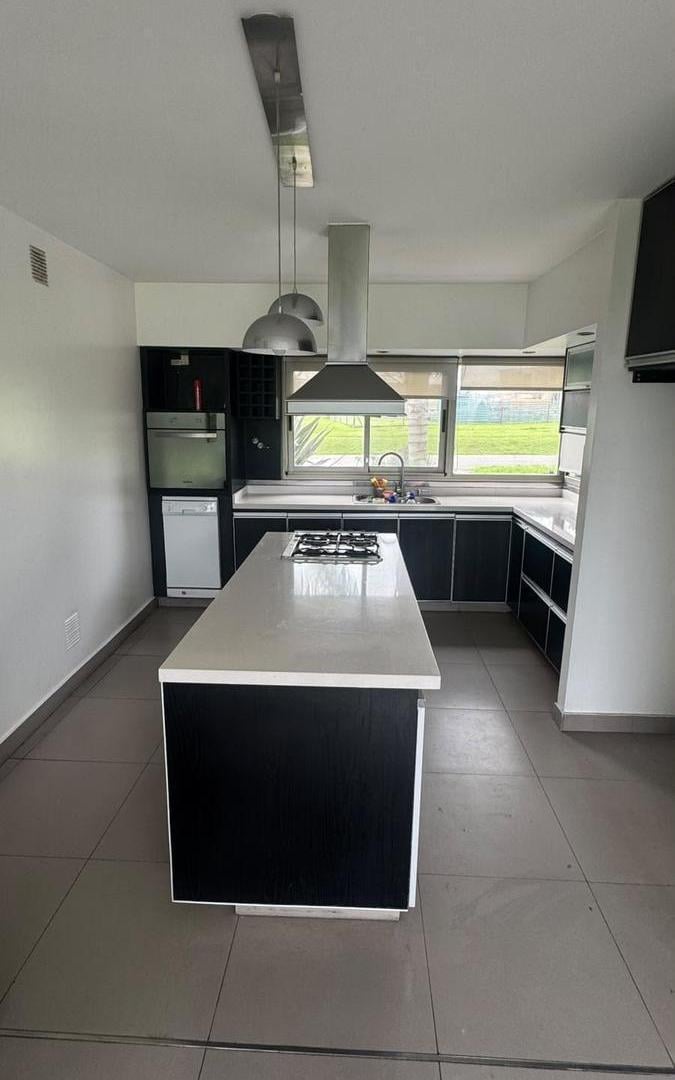 Foto de Alquiler Casa en San Sebastian Area 1 5 ambientes, imagen 4