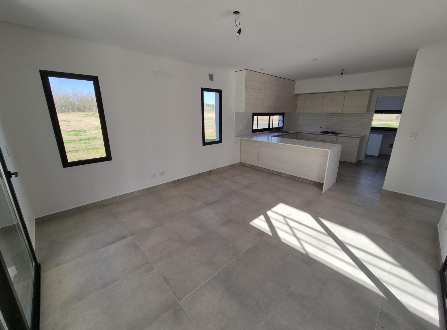 Foto de VENTA CASA EN PUERTOS DEL LAGO NATIVAS- VISTA A LA RESERVA, imagen 4