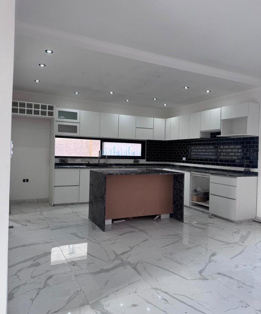 Foto de VENTA DE CASA EN SAN SEBASTIAN AREA 1 - 4 AMBIENTES PILETA, imagen 1