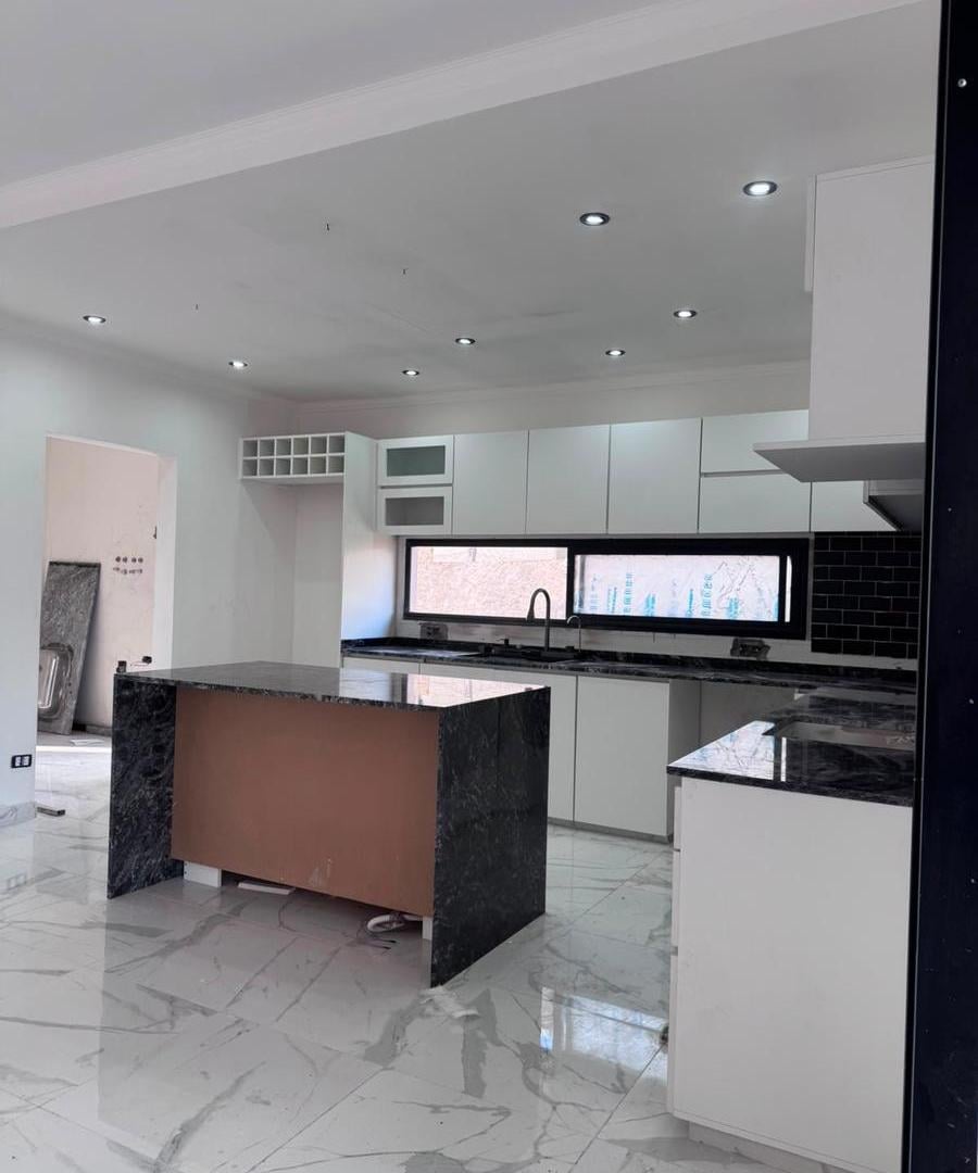 Foto de VENTA DE CASA EN SAN SEBASTIAN AREA 1 - 4 AMBIENTES PILETA, imagen 2