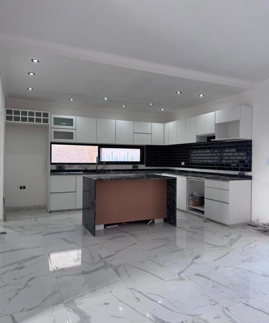 Foto de VENTA DE CASA EN SAN SEBASTIAN AREA 1 - 4 AMBIENTES PILETA, imagen 5