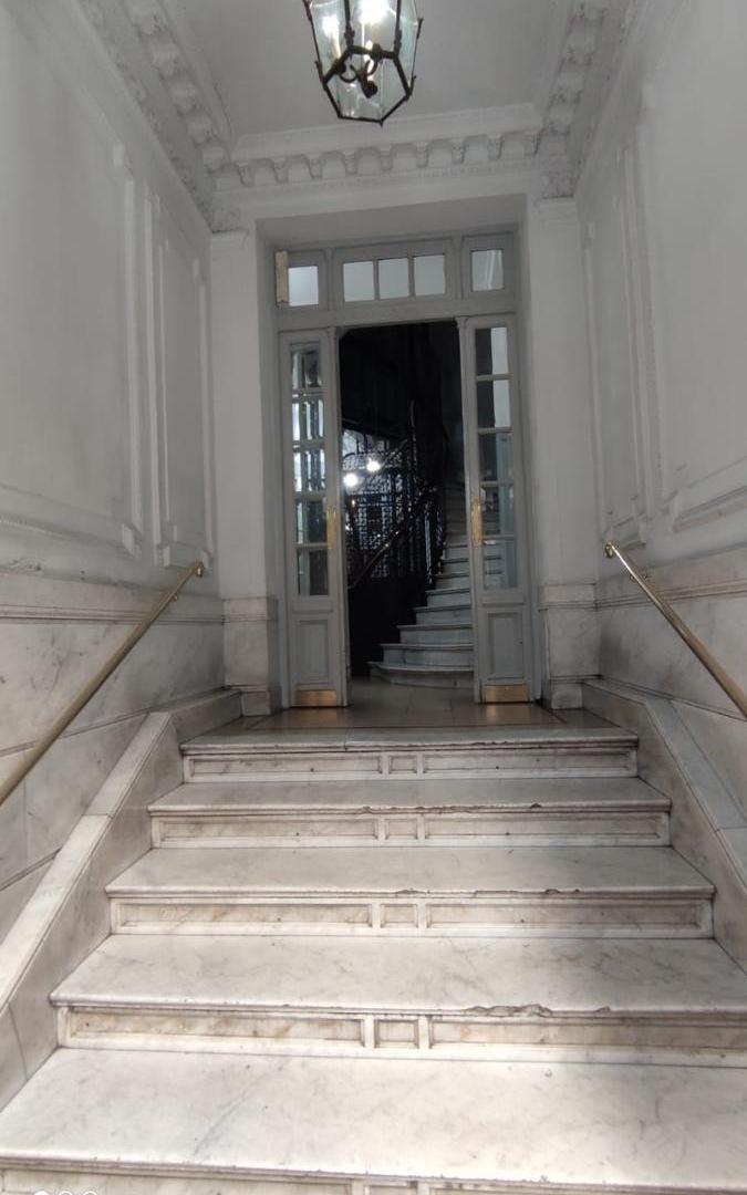 Foto de Departamento en Monserrat de 5 ambientes, estilo francés, apto, imagen 3