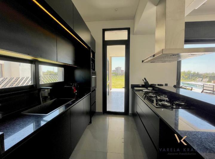 Foto de VENTA CASA SAN SEBASTIAN AREA 11, imagen 3