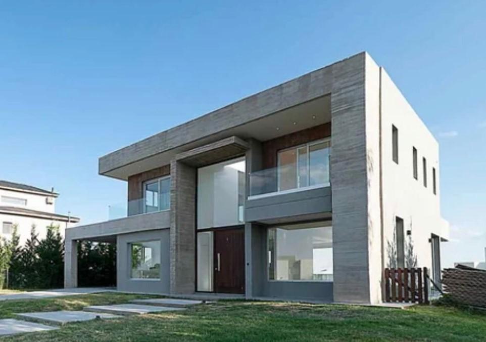 Foto de VENTA - ALQUILER CASA SAN SEBASTIAN AREA 10 PILAR 5 AMBIENTES, imagen 1