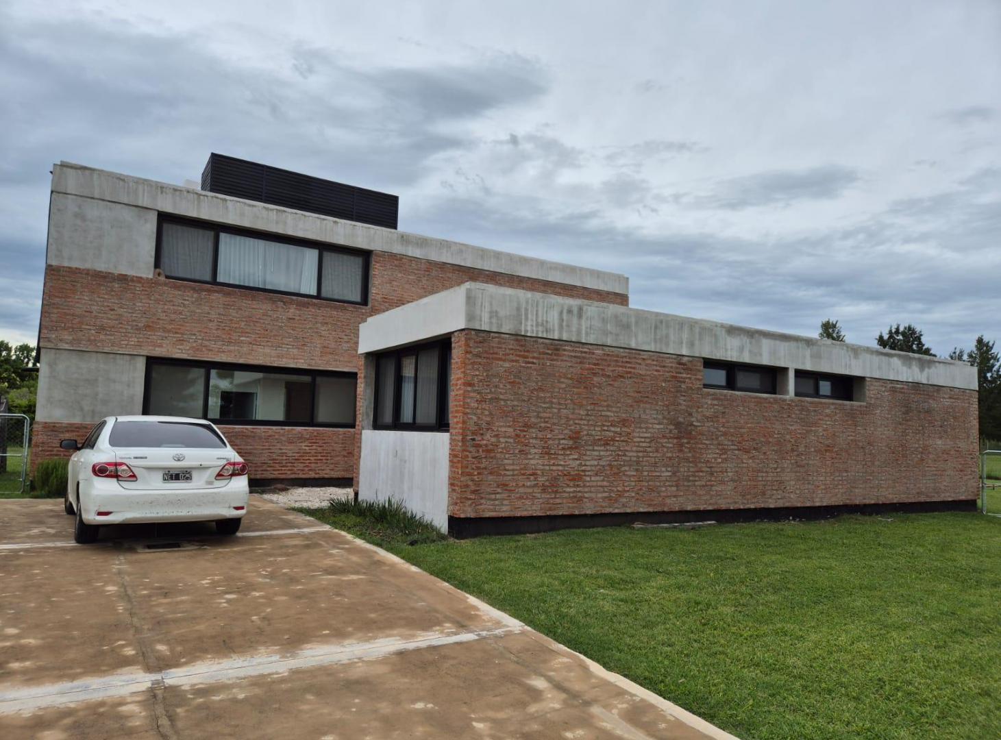 Foto de VENTA - ALQUILER Casa en San Sebastián Diseño - 4 ambientes, imagen 3