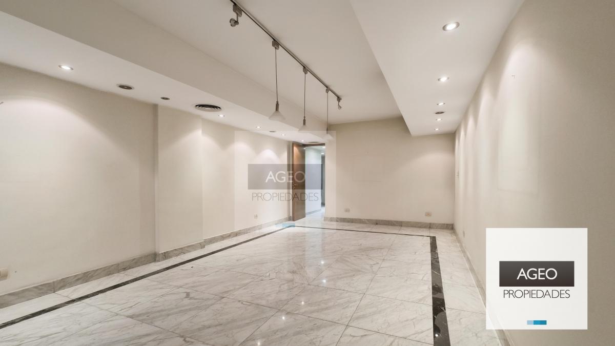 Venta Oficina Comercial de 200 m Cochera Monserrat 2