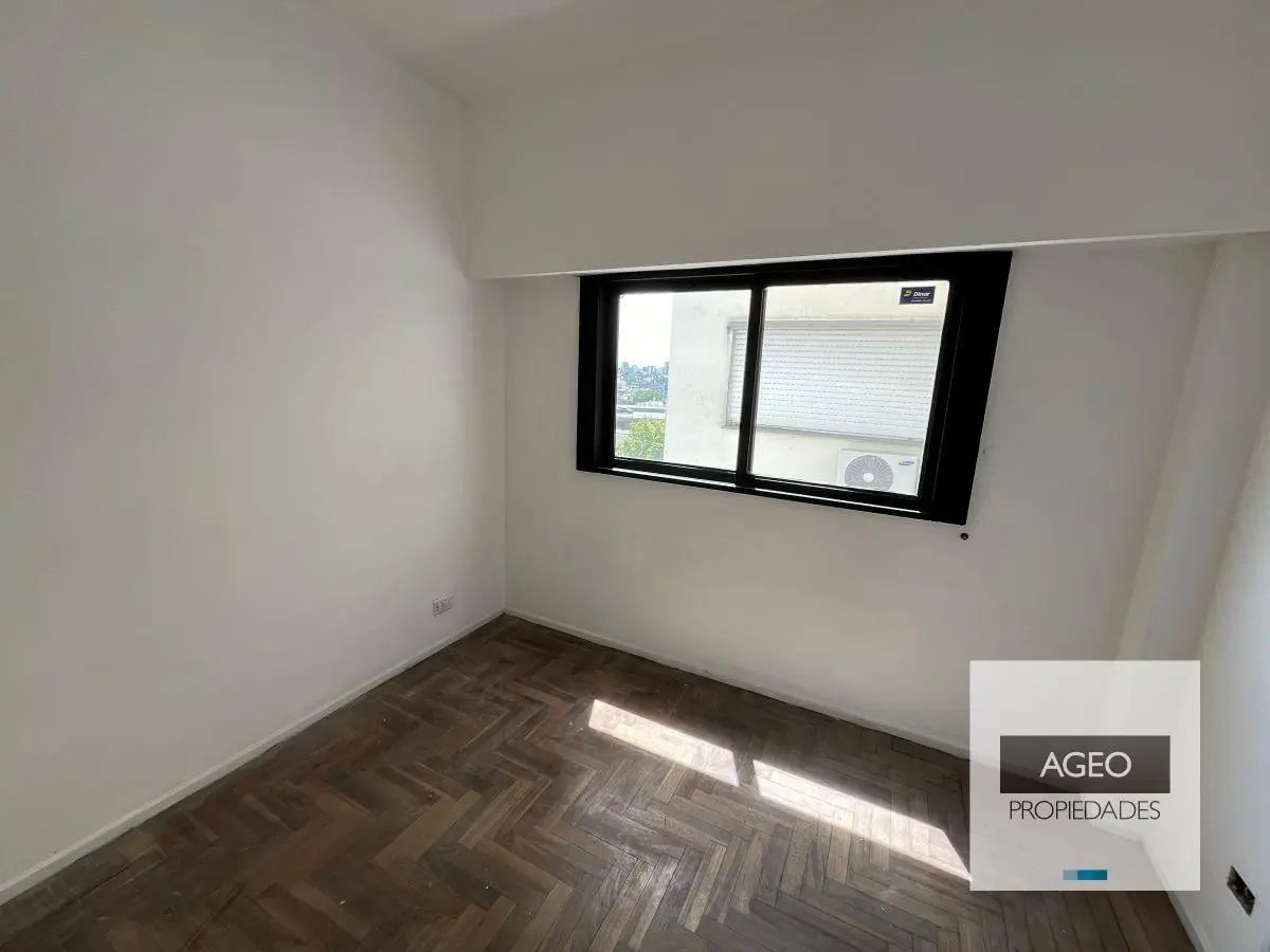 Venta Departamento de 2 ambientes, Muy luminoso Flores 4