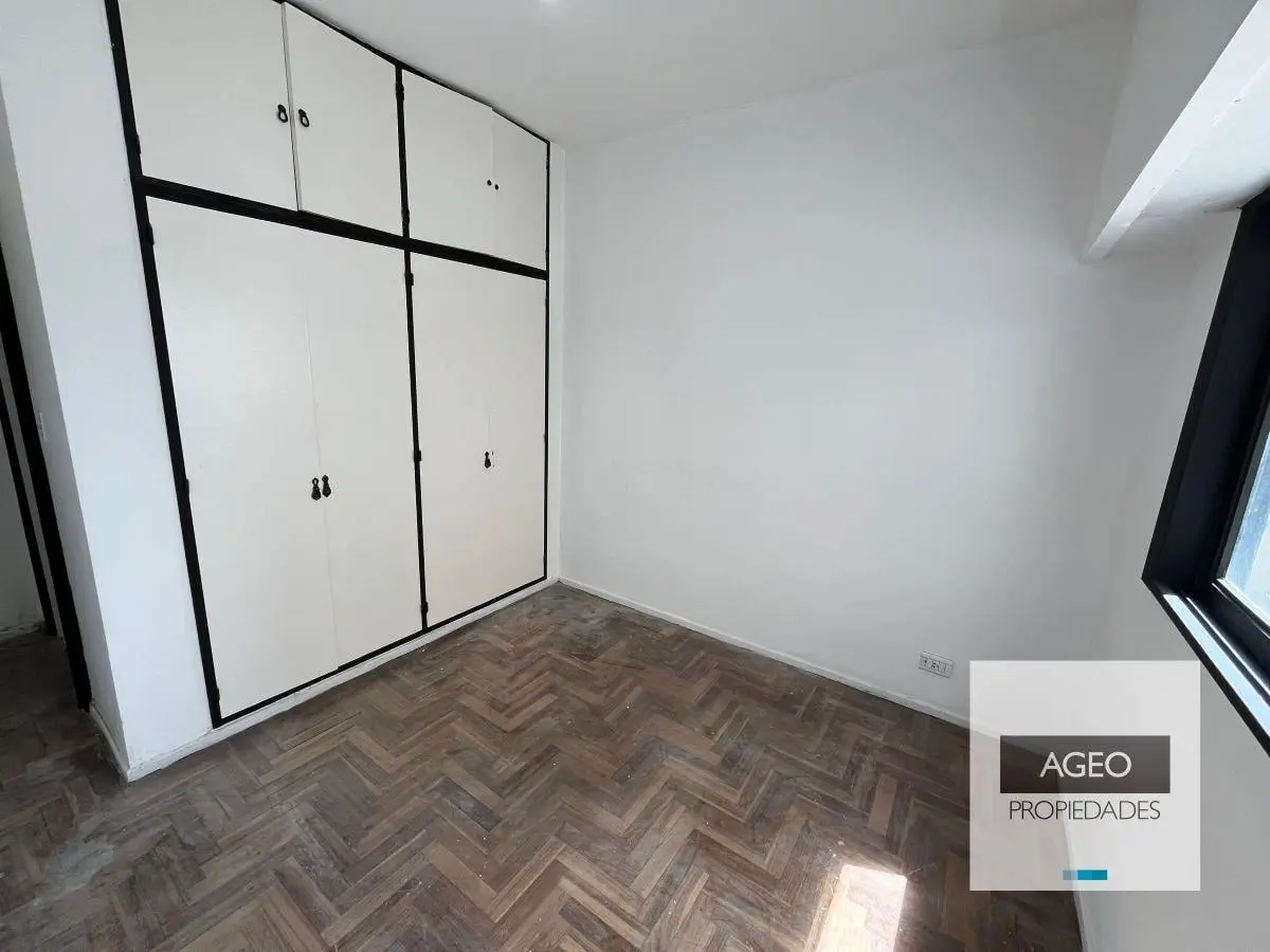 Venta Departamento de 2 ambientes, Muy luminoso Flores 5
