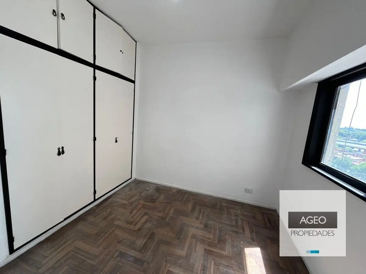 Venta Departamento de 2 ambientes, Muy luminoso Flores 8