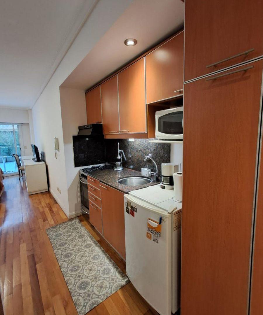 Foto de Alquiler Excelente Monoambiente Amoblado con Balcón Terraza en Recoleta, imagen 2