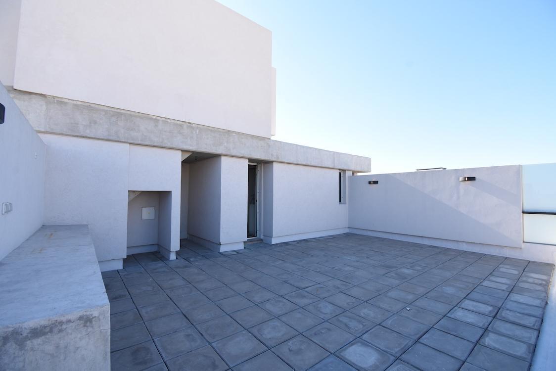 Venta Departamento 4 Ambientes en Duplex. Terraza Propia. Villa del Parque 5