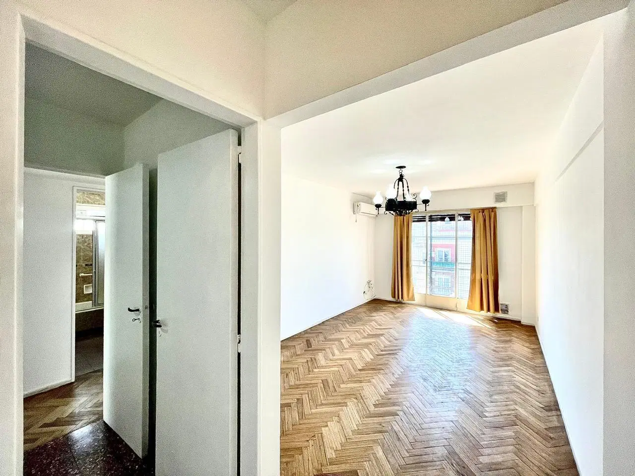 Departamento 3 amb en alquiler c/balcón en Villa del Parque 4